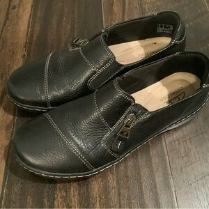 Clarks Black Leather Slip-On Flats size 7